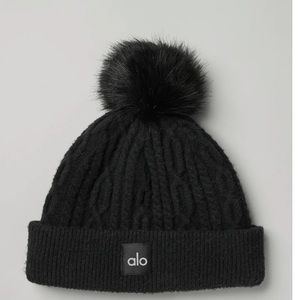 NWT Alo Cable Knit Beanie